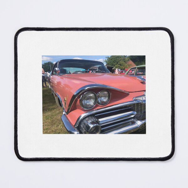 Artikelvorschau, Rosa Cadillac Long aus den 50er Jahren entworfen und verkauft von ColburnDell.