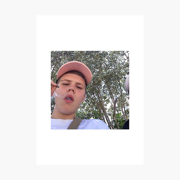Artikel-Vorschau von YUNG LEAN, designt und verkauft von regan301.