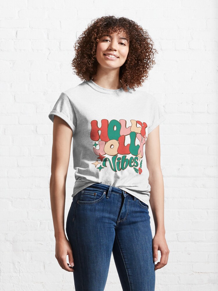 Discover Holly Jolly Vibes Design Grafik T-Shirt