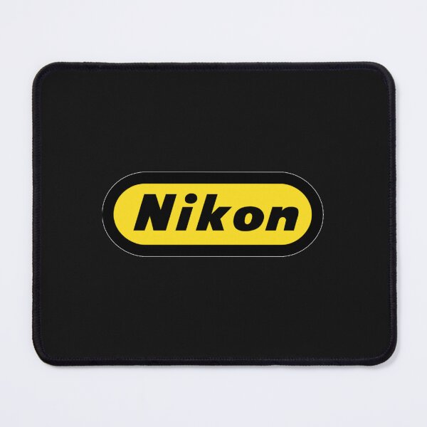 Aperçu de l'œuvre Logo hommage Nikon vers 1965 1 créée et vendue par BrentlyBack.