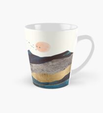 Taza cónica Reflexión azul de la montaña