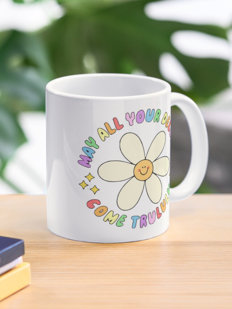 Imagen 1 de 6, Taza de café con la obra Que todo tu delulu se vuelva trululu. Linda flor, color del arco iris., diseñada y vendida por TryinMyBestClub.