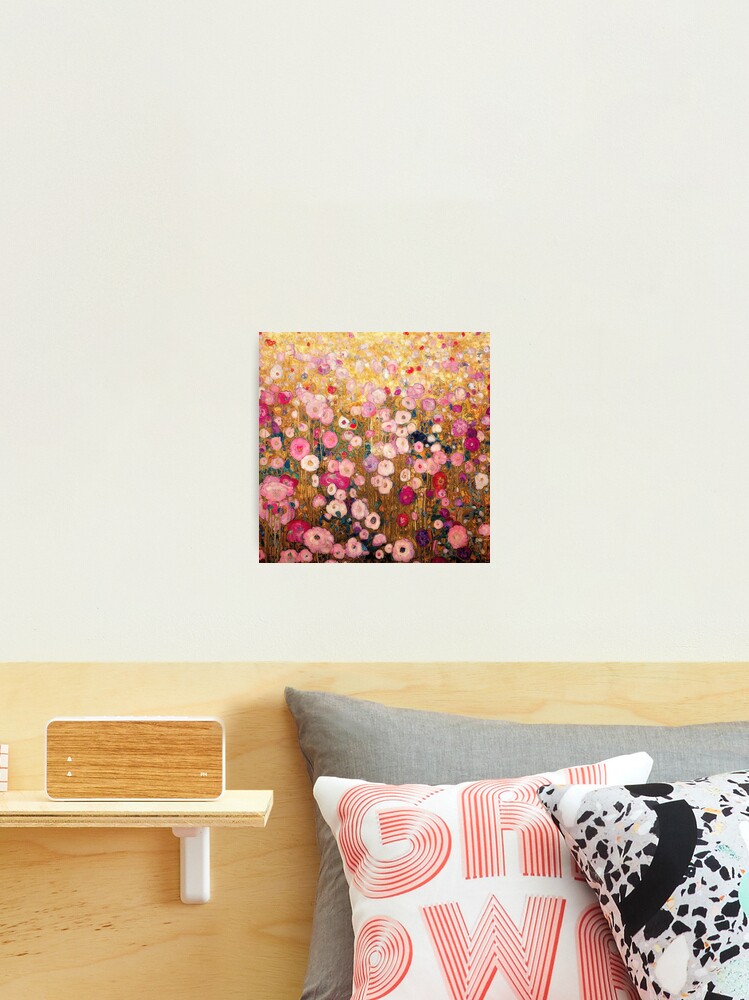 Aperçu 2 sur 3. Impression photo avec l'œuvre Jardin de fleurs roses Gustav Klimt créée et vendue par maniacfitness.
