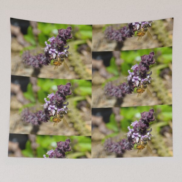 Aperçu de l'œuvre buzz buzz petite abeille créée et vendue par Elisabeth Dubois.