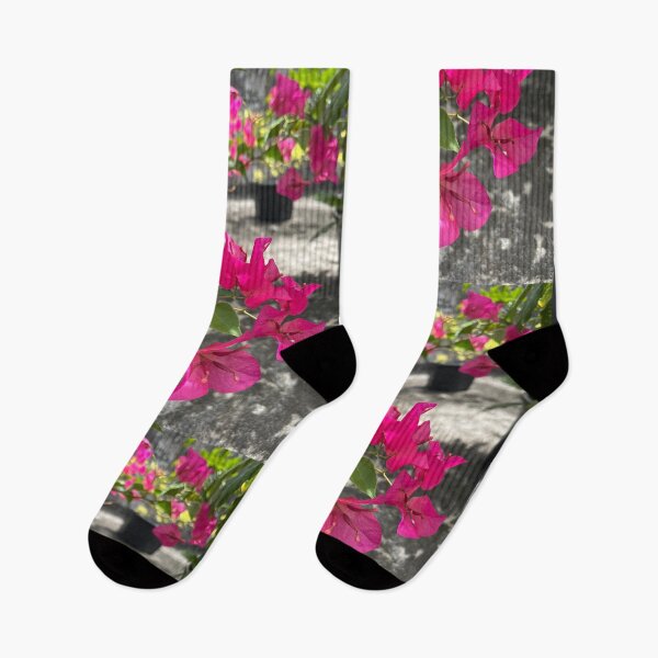 Artikelvorschau, Schockierende rosa Bougainvillea oder Papierblume, tropische Blumen entworfen und verkauft von Bird4771.