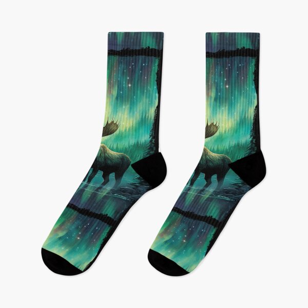 Item preview, Alces Luz del Norte Aurora Boreal Paisaje Montañas Ríos Árboles designed and sold by NLTees.