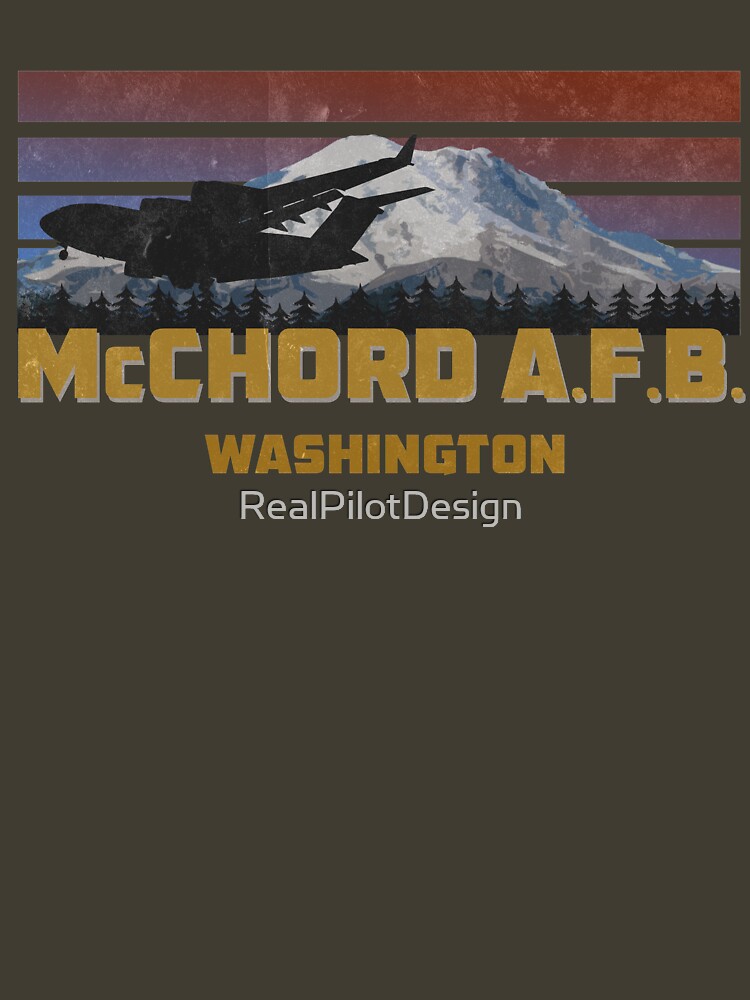 "McChord A.F.B Mt. Rainier Washington Vintage Retro Design" Tshirt for