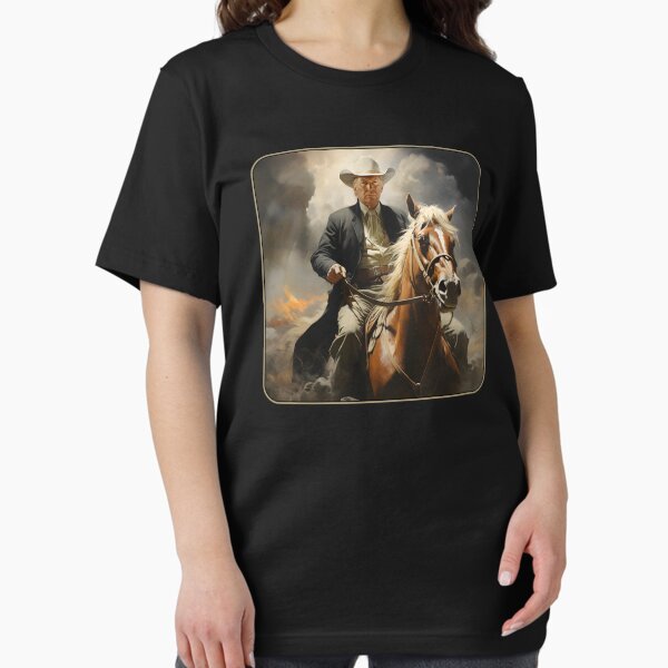 Vista previa del artículo con la obra «Vaquero Trump montando a caballo Trump occidental 2024 Republicano», diseñado y vendido por Tee America.