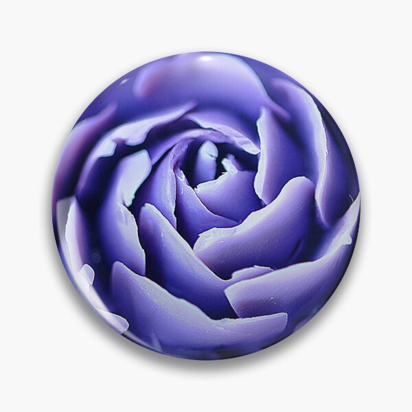 Aperçu de l'œuvre Fleur de savon coeur violet créée et vendue par IPPhotography.