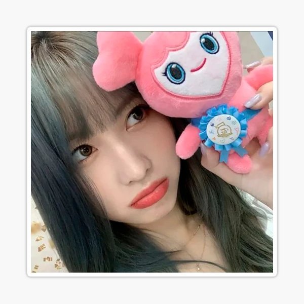 st,medium,507x507-pad,600x600,