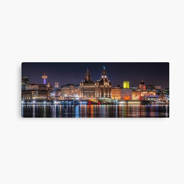 Aperçu de l'œuvre Vue panoramique sur le front de mer de Liverpool créée et vendue par Pixancards.