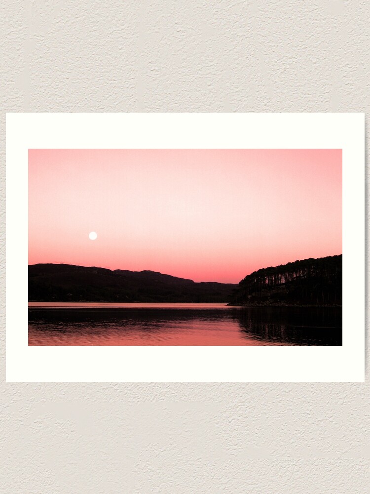 Thumbnail 1 von 3, Kunstdruck, Morning Moon designt und verkauft von Rosh.