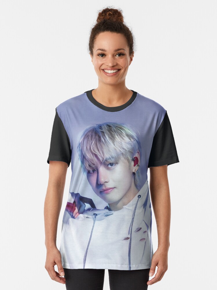 Kim Taehyung bts v concert layover