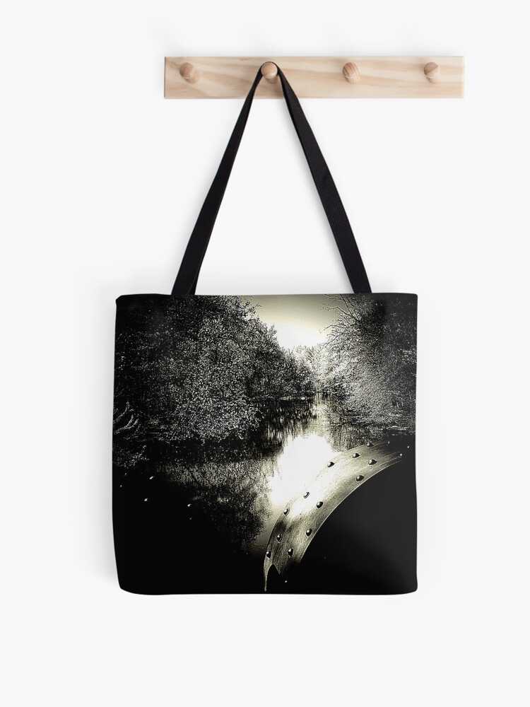 Silver mirror-effect shopper bag