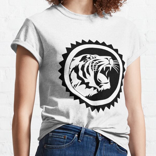 Una camiseta de rayas blancas y negras con la palabra tigre.