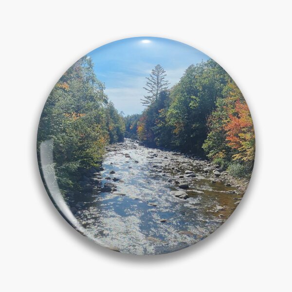 Artikelvorschau, New Hampshire Herbstfluss entworfen und verkauft von RenderlyYours.
