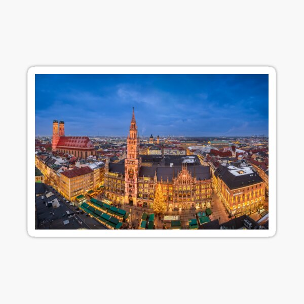 Artikel-Vorschau von Marienplatz bei Nacht in München, Deutschland, designt und verkauft von Mapics.