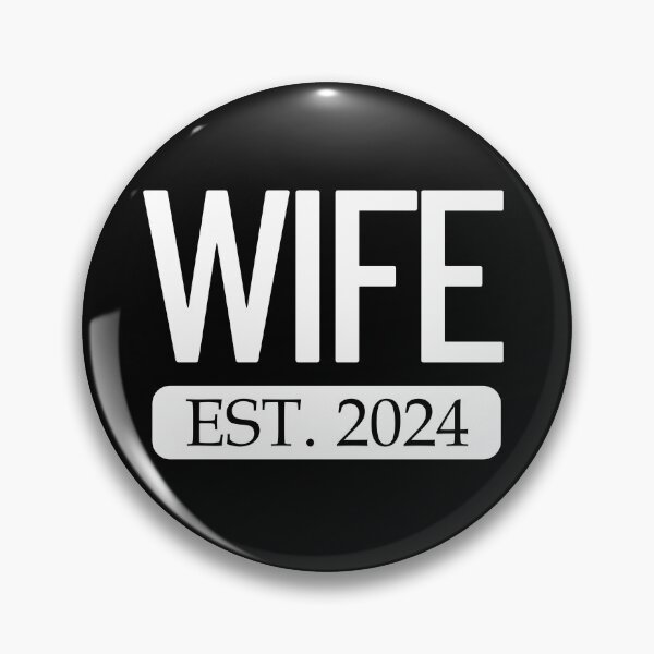 Artikelvorschau, Wife Est. 2024 Matching Couple Married 2024 Wife Gear entworfen und verkauft von DynamicDesign.
