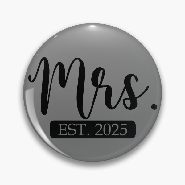 Artikelvorschau, Mrs. Est. 2025 Matching Couple Newlywed Married 2025 Mrs Gear entworfen und verkauft von DynamicDesign.