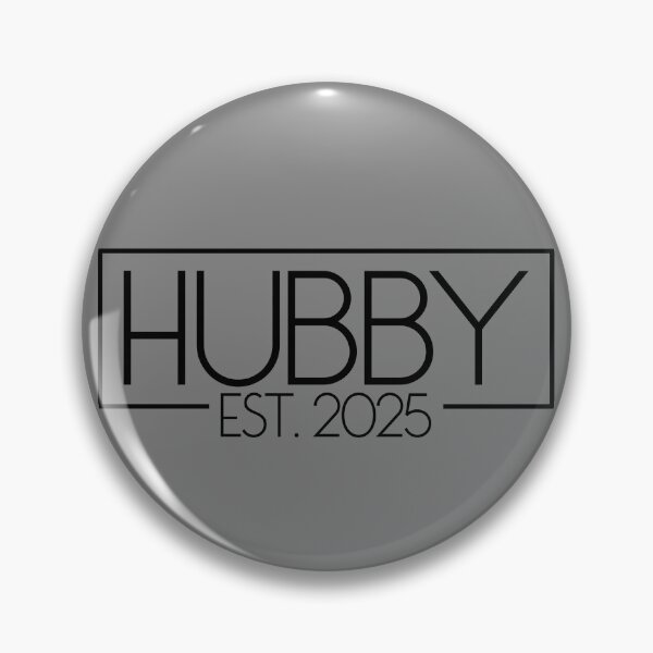 Artikelvorschau, Hubby Est. 2025 Matching Couple Married 2025 Hubby Gear entworfen und verkauft von DynamicDesign.
