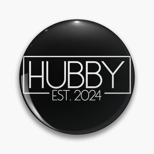 Artikelvorschau, Hubby Est. 2024 Matching Couple Married 2024 Hubby Gear entworfen und verkauft von DynamicDesign.