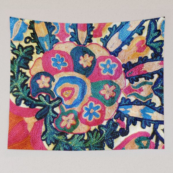 Aperçu de l'œuvre Suzani Ouzbékistan du 19e siècle créée et vendue par Vicky Brago-Mitchell®.