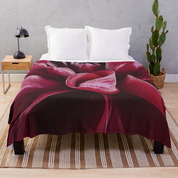 Item preview, red pattern designed and sold by Julia Kovtunyak.