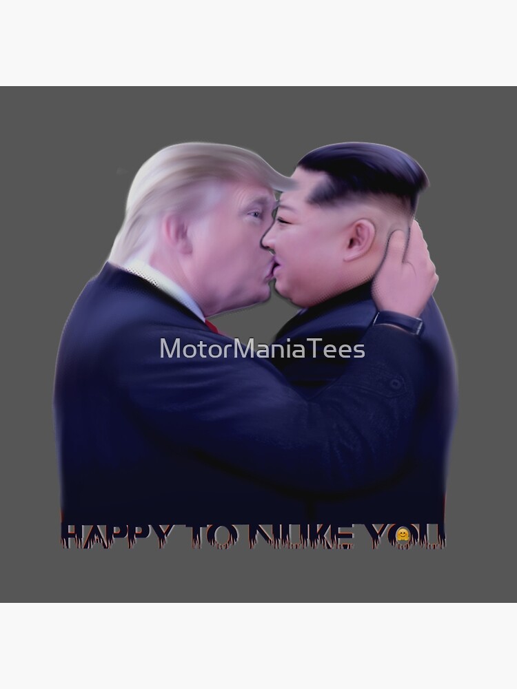 Bolsa de tela «Donald Trump y Kim Jong-Un Kissing "Felices de  desquiciarlo"» de MotorManiaTees | Redbubble