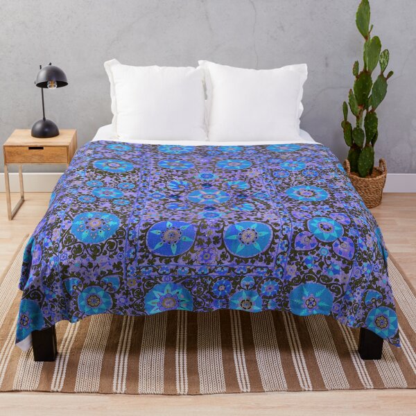 Artikelvorschau, ANTIKE KREISBLAU-TÜRKIS-USBEKISCHE SUZANI-STICKEREI MIT BLUMEN, GRANATAPFELBLUMEN, EDELSTEINE entworfen und verkauft von BulganLumini.