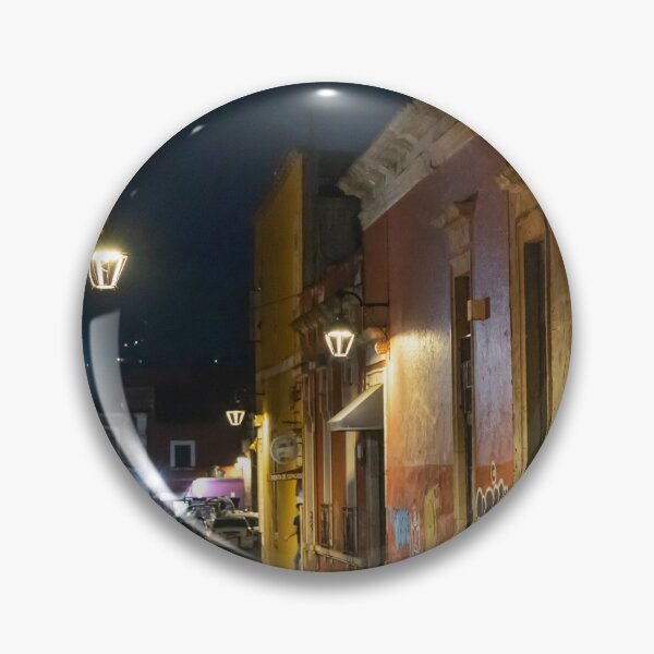 Artikelvorschau, Mexiko. Morelia. Straße. Nacht. entworfen und verkauft von vadim19.