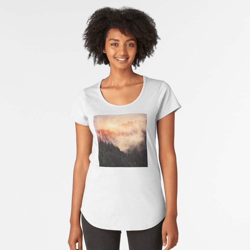 Aperçu de l'œuvre T-shirt premium échancré créée et vendue par tekay.