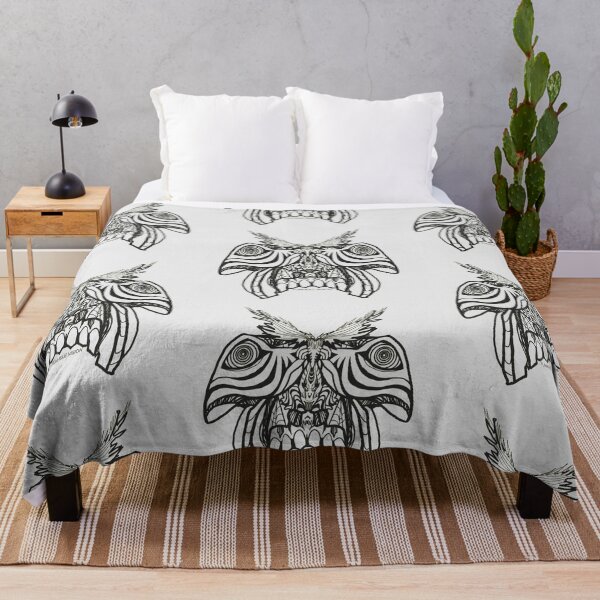 Artikelvorschau, Memento Mori Moth Zombie Design Art entworfen und verkauft von FunholeVision.