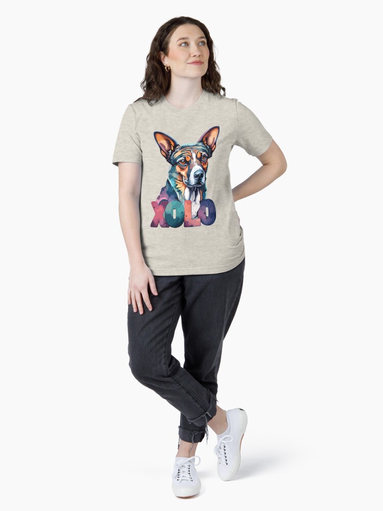 Imagen 4 de 7, Camiseta esencial con la obra Perro Xolo, diseñada y vendida por bihtti.