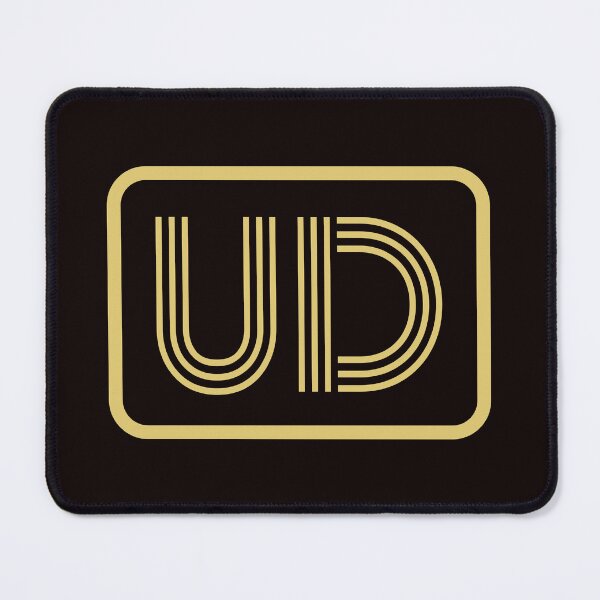 Aperçu de l'œuvre UD Initiales Lettres Géométriques Dorées créée et vendue par Jeallan Designs.