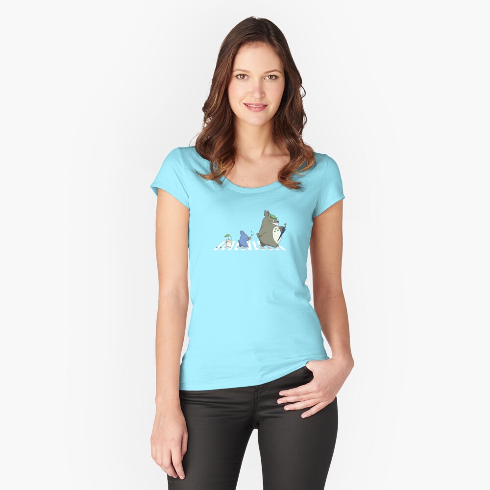Vista previa del artículo con la obra «Camiseta entallada de cuello ancho», diseñado y vendido por LucieBeeArt.