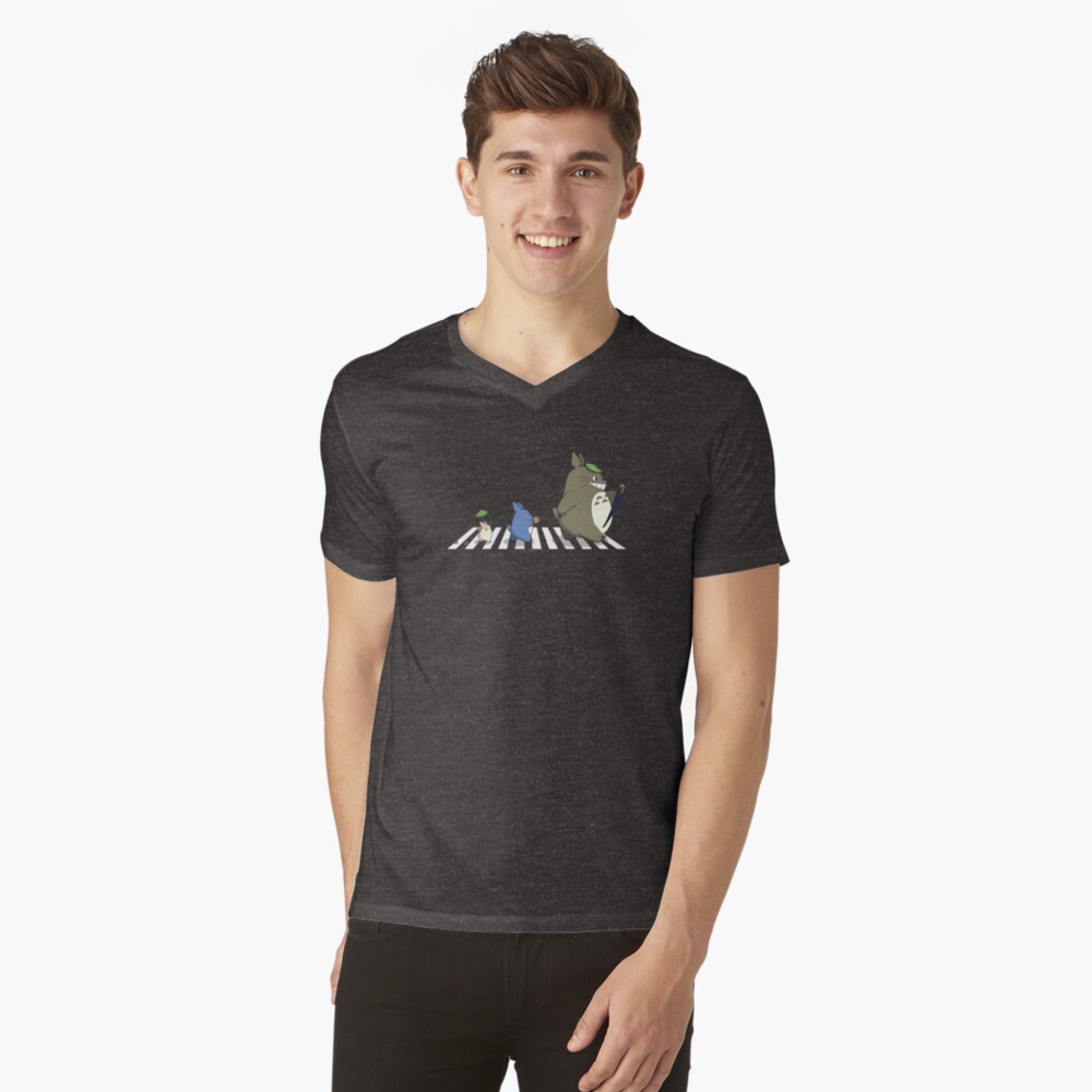 Vista previa del artículo con la obra «Camiseta de cuello en V», diseñado y vendido por LucieBeeArt.