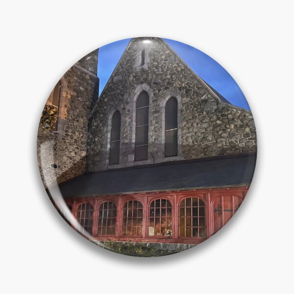 Artikelvorschau, Die Kirche dementierte Gerüchte über einen Spuk entworfen und verkauft von JustJoshinNH.