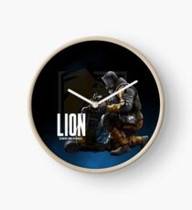 Lion operator Clock