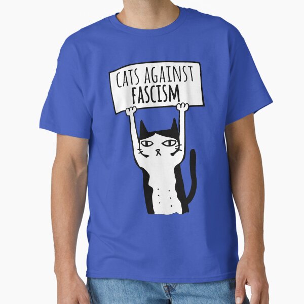 Vista previa del artículo con la obra «Gatos De Protesta Contra El Fascismo Democats Antifa Meme», diseñado y vendido por fomodesigns.