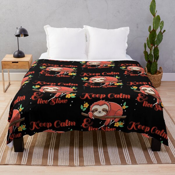 Artikelvorschau, Lustiges hängendes Faultier-T-Shirt „Keep Calm & Live Slow“ – Geschenkidee zum Thema Slow Living entworfen und verkauft von lemamis.