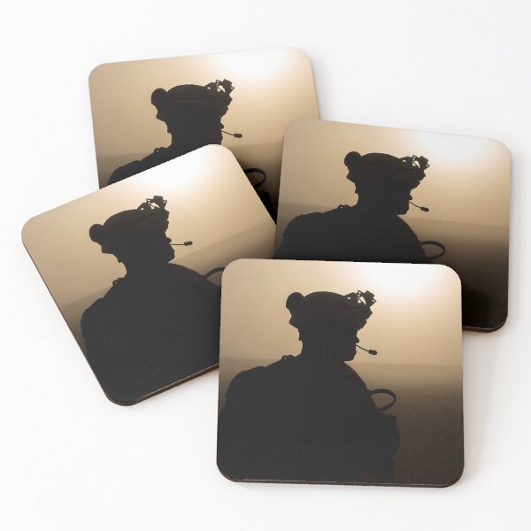 Artikelvorschau, STK108947M-U.S. Marine Corps Sergeant sorgt für Sicherheit vor Ort in Südwestasien. entworfen und verkauft von StocktrekImages.