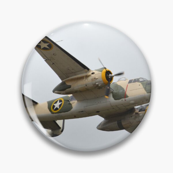 Artikelvorschau, B-25 Mitchell im Flug – Warbird-Flugzeugfotografie entworfen und verkauft von Amy McDaniel.
