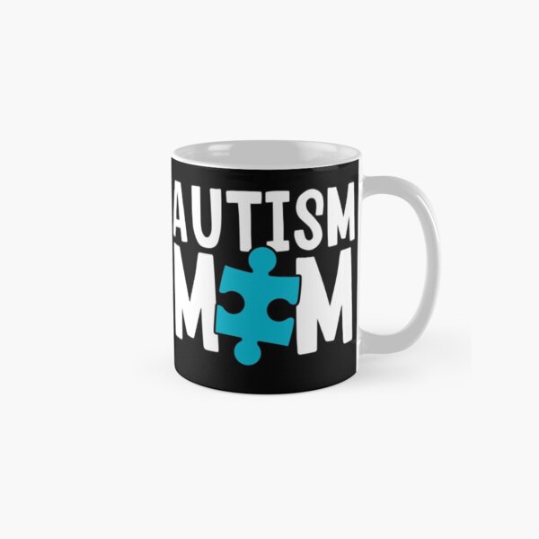 Vista previa del artículo con la obra «Camisa de la mamá del autismo Conciencia del autismo Puzzle Pieza Gear en blanco», diseñado y vendido por DynamicDesign.