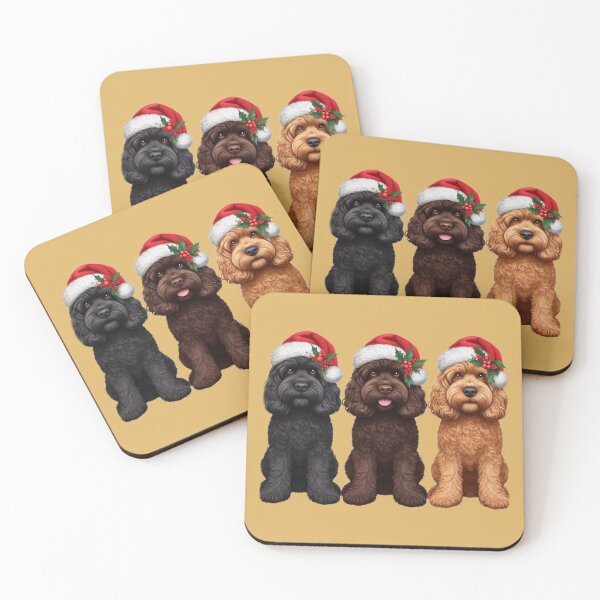 Aperçu de l'œuvre Trois Cockerpoos de Noël en chapeaux de Père Noël créée et vendue par barksandsqueaks.