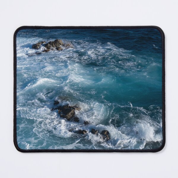 Aperçu de l'œuvre Des vagues déferlantes créée et vendue par tiny-prism.