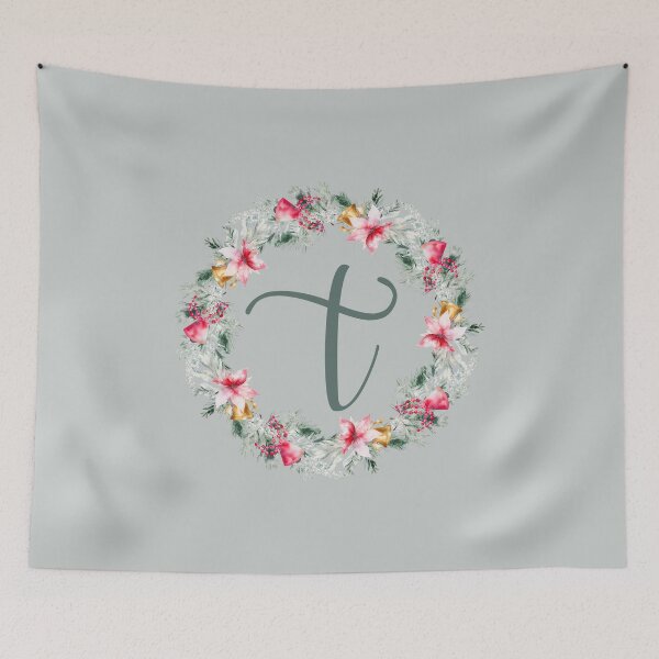 Aperçu de l'œuvre Poinsettia personnalisé : couronne de Noël monogramme T créée et vendue par EmeraldeaDesign.