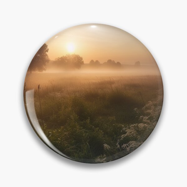 Aperçu de l'œuvre Le lever du soleil sur un brouillard de prairie verte se lève en été créée et vendue par AndrewWorld.