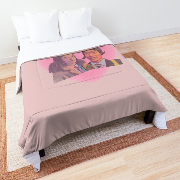 Elle and Tao Party Heartstopper Classic t-shirt Comforter