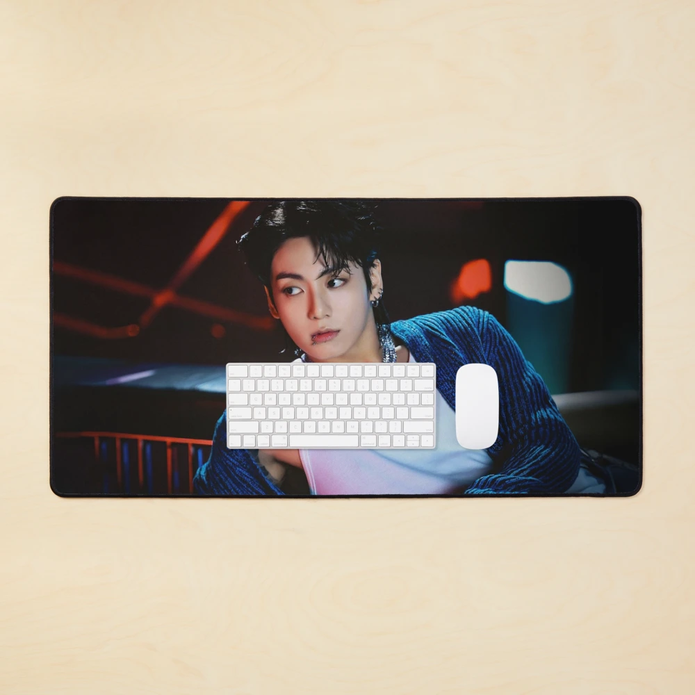 ur,desk_mat_flatlay_prop,