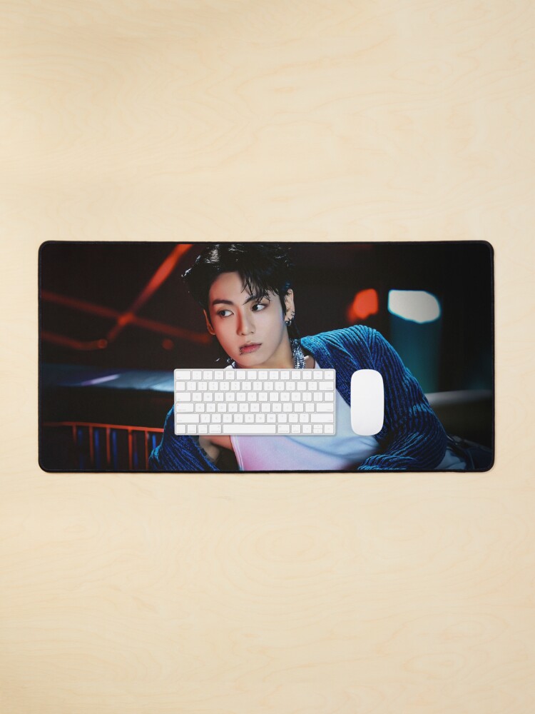 ur,desk_mat_flatlay_prop,